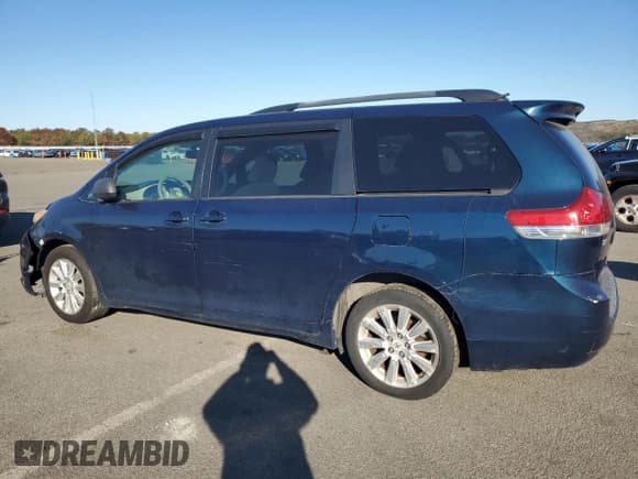 ✅ 2011 Toyota Sienna LE • VIN: 5TDJK3DC6BS004669 • Lot: 87207195. Wystawiony na Copart z przebiegiem 204 081 mil. Bezpłatny archiwum sprzedaży aukcyjnych z USA i szczegółowy raport historii pojazdu na DreamBid. Zdjęcie 2.