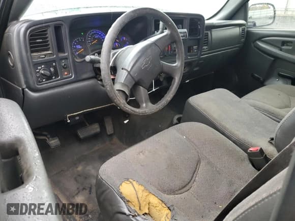 ✅ 2004 Chevrolet Silverado 1500 Work Truck • VIN: 1GCEC14X84Z268421 • Лот: 80115594. Опубликован ранее на Copart с пробегом 255 535 миль. Бесплатный доступ к архиву аукционных продаж из США и подробный отчёт об истории автомобиля на DreamBid. Изображение 8.