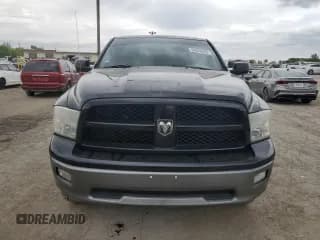 ✅ 2009 Dodge 1500 SLT • VIN: 1D3HV13T99S792741 • Lot: 56826055. Wystawiony na Copart z przebiegiem 187 141 mil. Bezpłatny archiwum sprzedaży aukcyjnych z USA i szczegółowy raport historii pojazdu na DreamBid. Zdjęcie 5.