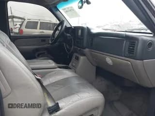 ✅ 2000 Chevrolet Suburban LS • VIN: 3GNEC16T3YG209560 • Лот: 41551486. Опубликован ранее на IAAI с пробегом 264 290 миль. Бесплатный доступ к архиву аукционных продаж из США и подробный отчёт об истории автомобиля на DreamBid. Изображение 5.