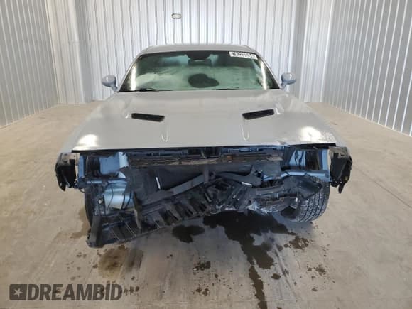 ✅ 2022 Dodge Challenger SXT • VIN: 2C3CDZGG0NH23099X • Lot: 84940714. Wystawiony na Copart z przebiegiem 56 676 mil. Bezpłatny archiwum sprzedaży aukcyjnych z USA i szczegółowy raport historii pojazdu na DreamBid. Zdjęcie 5.