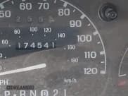 ✅ 1999 Ford Ranger XL • VIN: 1FTYR14V5XTA02002 • Lot: 43793464. Wystawiony na IAAI z przebiegiem 174 541 mil. Bezpłatny archiwum sprzedaży aukcyjnych z USA i szczegółowy raport historii pojazdu na DreamBid. Zdjęcie 7.