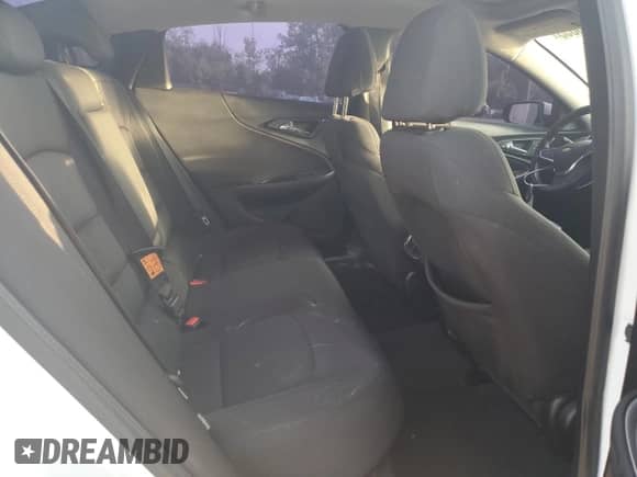 2018 Chevrolet Malibu LT z VIN 1G1ZD5ST4JF179375, wystawiony jako Copart lot #80330855 z przebiegiem 134 062 mil mil oraz Czysty tytuł • Clean title. Historia ofert i sprzedaży dostępna na DreamBid. Obrazek 10.