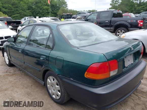 ✅ 1999 Honda Civic VP • VIN: 2HGEJ6610XH535990 • Lot: 42697580. Listed on IAAI with 134,827 mi. Free auction sales archive from the USA and detailed vehicle history report at DreamBid. Image 3.