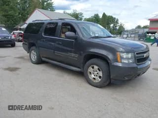 ✅ 2010 Chevrolet Suburban LT • VIN: 1GNUKJE33AR117502 • Lot: 43082827. Listed on IAAI with 200,098 mi. Free auction sales archive from the USA and detailed vehicle history report at DreamBid. Image 1.
