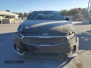✅ 2017 Kia Cadenza Premium • VIN: KNALC4J13H5089724 • Lot: 76076314. Wystawiony na Copart z przebiegiem 82 669 mil. Bezpłatny archiwum sprzedaży aukcyjnych z USA i szczegółowy raport historii pojazdu na DreamBid. Zdjęcie 5.