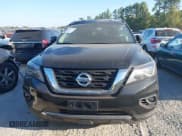 ✅ 2019 Nissan Pathfinder SV • VIN: 5N1DR2MM1KC634754 • Lot: 43355314. Wystawiony na IAAI z przebiegiem 98 999 mil. Bezpłatny archiwum sprzedaży aukcyjnych z USA i szczegółowy raport historii pojazdu na DreamBid. Zdjęcie 12.