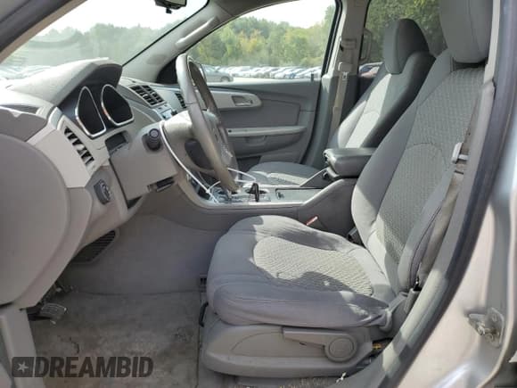 ✅ 2012 Chevrolet Traverse LS • VIN: 1GNKVFED1CJ139021 • Lot: 74534904. Wystawiony na Copart z przebiegiem 159 808 mil. Bezpłatny archiwum sprzedaży aukcyjnych z USA i szczegółowy raport historii pojazdu na DreamBid. Zdjęcie 7.