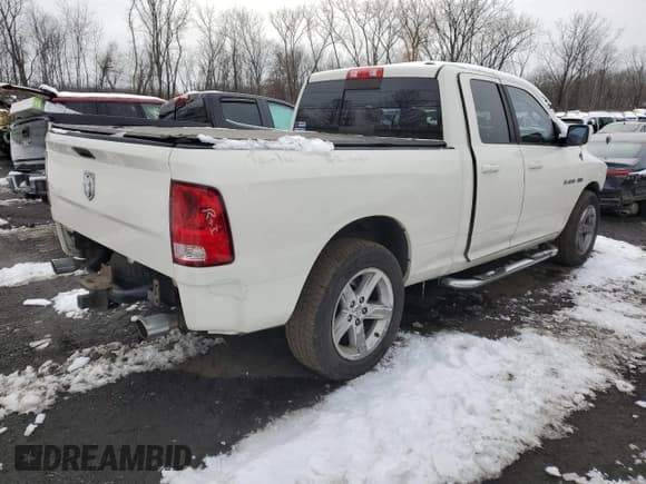 ✅ 2009 Dodge 1500 SLT • VIN: 1D3HB18T99S757859 • Lot: 44048965. Wystawiony na Copart z przebiegiem 214 715 mil. Bezpłatny archiwum sprzedaży aukcyjnych z USA i szczegółowy raport historii pojazdu na DreamBid. Zdjęcie 3.