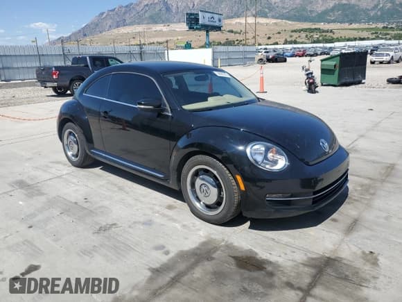 ✅ 2014 Volkswagen Beetle 2.0L TDI w/Sun/Sound/Nav • VIN: 3VWJL7AT6EM646352 • Лот: 59969245. Опубликован ранее на Copart с пробегом 71 078 миль. Бесплатный доступ к архиву аукционных продаж из США и подробный отчёт об истории автомобиля на DreamBid. Изображение 4.