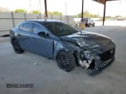 ✅ 2023 Mazda 3 S Carbon Edition • VIN: 3MZBPACM7PM365028 • Lot: 69847295. Wystawiony na Copart z przebiegiem 41 187 mil. Bezpłatny archiwum sprzedaży aukcyjnych z USA i szczegółowy raport historii pojazdu na DreamBid. Zdjęcie 4.