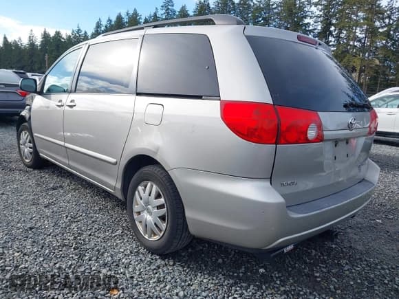 ✅ 2006 Toyota Sienna LE • VIN: 5TDZA23C46S405452 • Lot: 43592467. Listed on IAAI with 385,179 mi. Free auction sales archive from the USA and detailed vehicle history report at DreamBid. Image 3.