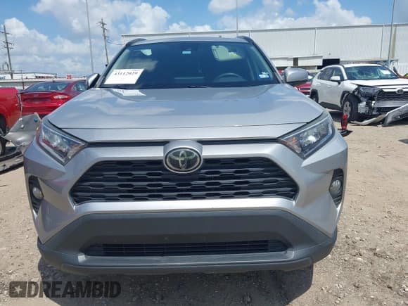 ✅ 2019 Toyota RAV4 XLE • VIN: 2T3W1RFVXKW003629 • Lot: 43112029. Listed on IAAI with 131,639 mi. Free auction sales archive from the USA and detailed vehicle history report at DreamBid. Image 13.
