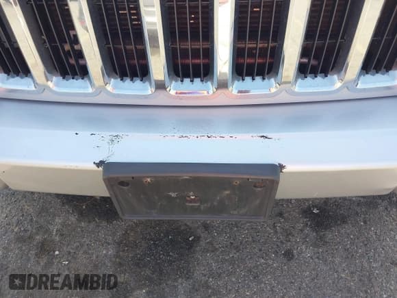 ✅ 2006 Jeep Commander • VIN: 1J8HG48N06C210930 • Lot: 42382695. Wystawiony na IAAI z przebiegiem 166 928 mil. Bezpłatny archiwum sprzedaży aukcyjnych z USA i szczegółowy raport historii pojazdu na DreamBid. Zdjęcie 13.