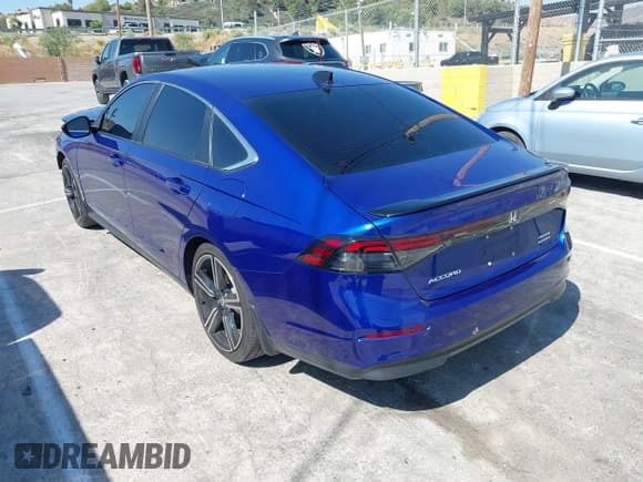 ✅ 2024 Honda Accord Sport • VIN: 1HGCY2F5XRA027025 • Lot: 42654941. Wystawiony na IAAI z przebiegiem 82 518 mil. Bezpłatny archiwum sprzedaży aukcyjnych z USA i szczegółowy raport historii pojazdu na DreamBid. Zdjęcie 3.