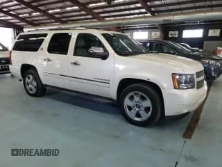 ✅ 2010 Chevrolet Suburban LTZ • VIN: 1GNUKKE3XAR253406 • Lot: 74265134. Wystawiony na Copart z przebiegiem 215 598 mil. Bezpłatny archiwum sprzedaży aukcyjnych z USA i szczegółowy raport historii pojazdu na DreamBid. Zdjęcie 4.