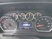 ✅ 2020 Chevrolet Silverado 1500 RST • VIN: 1GCUYEEL0LZ284112 • Lot: 43647673. Wystawiony na IAAI z przebiegiem 64 977 mil. Bezpłatny archiwum sprzedaży aukcyjnych z USA i szczegółowy raport historii pojazdu na DreamBid. Zdjęcie 7.