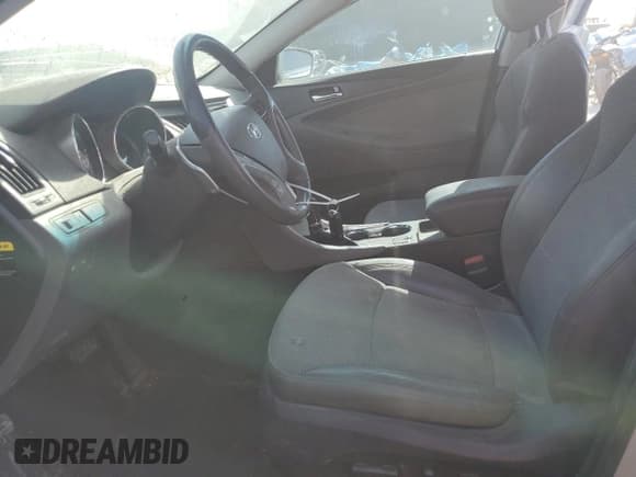 ✅ 2013 Hyundai Sonata SE • VIN: 5NPEC4ACXDH765089 • Lot: 75472254. Listed on Copart with 107,349 mi. Free auction sales archive from the USA and detailed vehicle history report at DreamBid. Image 7.