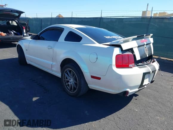 ✅ 2007 Ford Mustang GT Deluxe • VIN: 1ZVFT82H475229343 • Lot: 43382481. Listed on IAAI with Not provided. Free auction sales archive from the USA and detailed vehicle history report at DreamBid. Image 3.