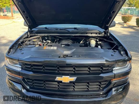 ✅ 2019 Chevrolet Silverado 1500 Custom • VIN: 2GCVKMEC4K1210280 • Lot: 85596925. Wystawiony na Copart z przebiegiem 115 551 mil. Bezpłatny archiwum sprzedaży aukcyjnych z USA i szczegółowy raport historii pojazdu na DreamBid. Zdjęcie 7.