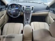 ✅ 2009 Hyundai Sonata GLS • VIN: 5NPET46C89H470931 • Лот: 83220234. Опубликован ранее на Copart с пробегом 181 072 миль. Бесплатный доступ к архиву аукционных продаж из США и подробный отчёт об истории автомобиля на DreamBid. Изображение 8.