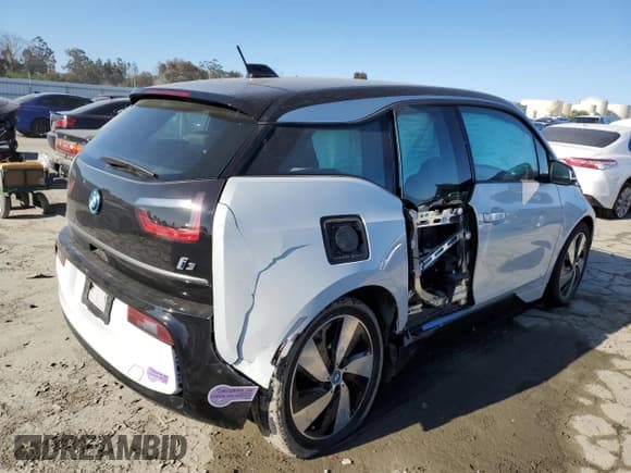 ✅ 2019 BMW i3 • VIN: WBY8P2C5XK7E02590 • Лот: 47802683. Опубликован ранее на Copart с пробегом 28 398 миль. Бесплатный доступ к архиву аукционных продаж из США и подробный отчёт об истории автомобиля на DreamBid. Изображение 3.