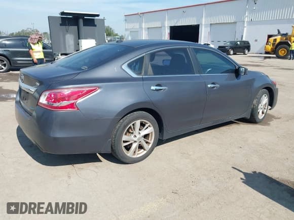 ✅ 2013 Nissan Altima SL • VIN: 1N4AL3AP5DC204926 • Лот: 43776873. Опубликован ранее на IAAI с пробегом 156 940 миль. Бесплатный доступ к архиву аукционных продаж из США и подробный отчёт об истории автомобиля на DreamBid. Изображение 4.