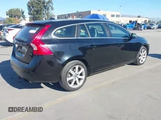 ✅ 2016 Volvo V60 T5 Drive-E Premier • VIN: YV140MEK6G1287930 • Лот: 43586571. Опубликован ранее на IAAI с пробегом 174 415 миль. Бесплатный доступ к архиву аукционных продаж из США и подробный отчёт об истории автомобиля на DreamBid. Изображение 4.