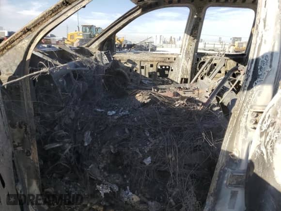 2005 Dodge 3500 SLT z VIN 3D7MR48C55G819222, wystawiony jako Copart lot #75863914 z przebiegiem Nie podano mil oraz Nie do naprawy • Non repairable. Historia ofert i sprzedaży dostępna na DreamBid. Obrazek 7.