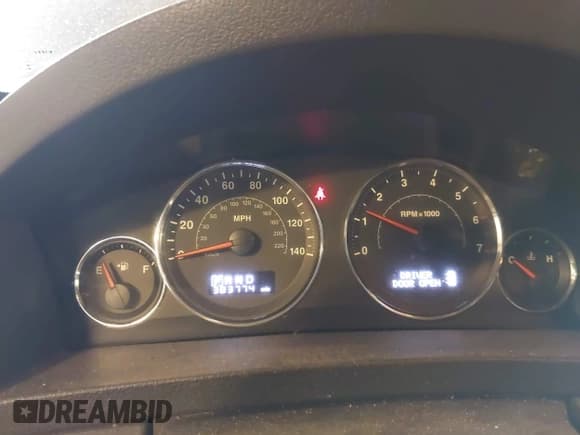 ✅ 2008 Jeep Grand Cherokee Laredo • VIN: 1J8GR48K68C178287 • Lot: 43638086. Listed on IAAI with 383,774 mi. Free auction sales archive from the USA and detailed vehicle history report at DreamBid. Image 7.