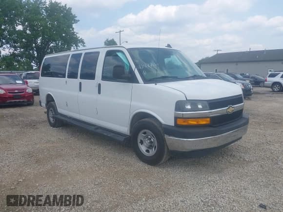 ✅ 2020 Chevrolet Express Passenger LT • VIN: 1GAZGPFG1L1147161 • Lot: 42477161. Listed on IAAI with 79,432 mi. Free auction sales archive from the USA and detailed vehicle history report at DreamBid. Image 1.