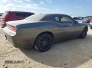 ✅ 2013 Dodge Challenger SXT • VIN: 2C3CDYAG7DH695501 • Lot: 77080244. Wystawiony na Copart z przebiegiem Nie podano. Bezpłatny archiwum sprzedaży aukcyjnych z USA i szczegółowy raport historii pojazdu na DreamBid. Zdjęcie 3.