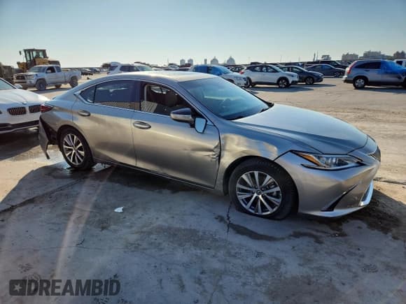 ✅ 2020 Lexus ES 350 Ultra Luxury • VIN: 58ACZ1B18LU063055 • Lot: 71063525. Listed on Copart with 48,410 mi. Free auction sales archive from the USA and detailed vehicle history report at DreamBid. Image 4.