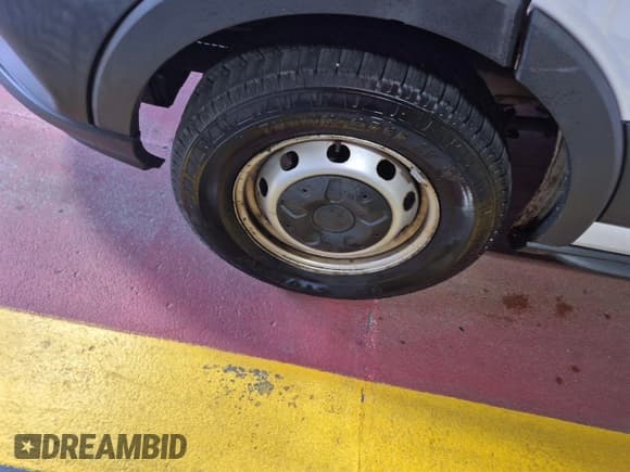 ✅ 2016 Ford Transit Cargo • VIN: 1FTYE1YM6GKB19154 • Lot: 43929990. Wystawiony na IAAI z przebiegiem 345 851 mil. Bezpłatny archiwum sprzedaży aukcyjnych z USA i szczegółowy raport historii pojazdu na DreamBid. Zdjęcie 32.