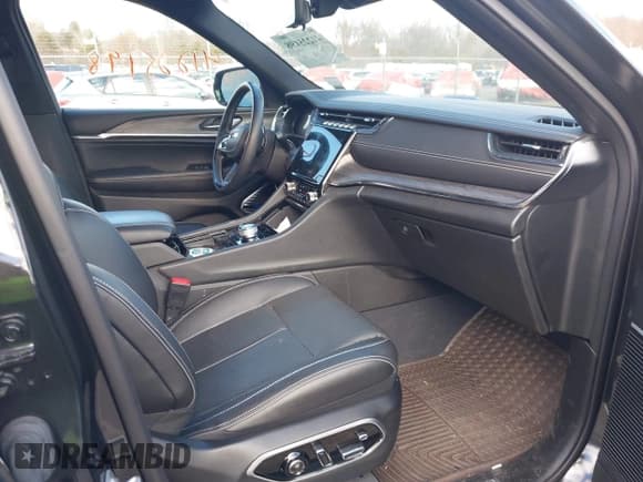 ✅ 2023 Jeep Grand Cherokee Overland • VIN: 1C4RJYD66PC579229 • Lot: 41225198. Listed on IAAI with 14,468 mi. Free auction sales archive from the USA and detailed vehicle history report at DreamBid. Image 5.