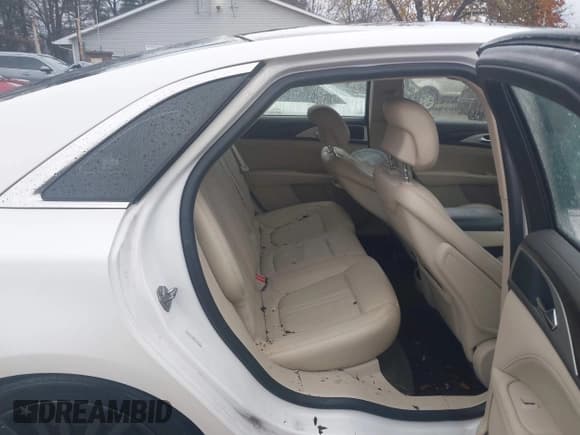 ✅ 2017 Lincoln MKZ Reserve • VIN: 3LN6L5E92HR664751 • Lot: 43664414. Wystawiony na IAAI z przebiegiem 42 582 mil. Bezpłatny archiwum sprzedaży aukcyjnych z USA i szczegółowy raport historii pojazdu na DreamBid. Zdjęcie 8.