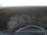 ✅ 2002 Chevrolet Silverado 2500HD LS • VIN: 1GCHK29UX2E293779 • Лот: 61271445. Опубликован ранее на Copart с пробегом 86 812 миль. Бесплатный доступ к архиву аукционных продаж из США и подробный отчёт об истории автомобиля на DreamBid. Изображение 9.