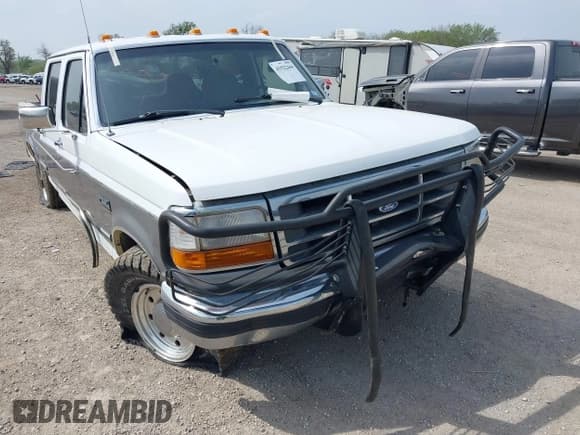 ✅ 1997 Ford F-250 • VIN: 1FTHW25F7VEA10948 • Лот: 41922444. Опубликован ранее на IAAI с пробегом 264 374 миль. Бесплатный доступ к архиву аукционных продаж из США и подробный отчёт об истории автомобиля на DreamBid. Изображение 6.