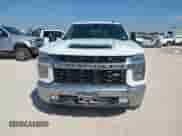 2020 Chevrolet Silverado 2500HD LT z VIN 1GC1YNEY7LF301858, wystawiony jako IAAI lot #42650174 z przebiegiem 107 523 mil mil oraz . Historia ofert i sprzedaży dostępna na DreamBid. Obrazek 12.