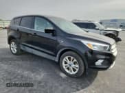 ✅ 2019 Ford Escape SE • VIN: 1FMCU9GD0KUA71057 • Lot: 93626235. Wystawiony na Copart z przebiegiem 98 615 mil. Bezpłatny archiwum sprzedaży aukcyjnych z USA i szczegółowy raport historii pojazdu na DreamBid. Zdjęcie 4.