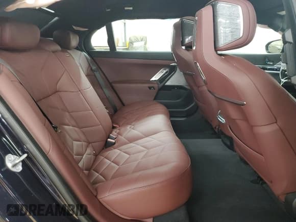 ✅ 2023 BMW 7 Series 760i xDrive • VIN: WBA33EJ01PCM34367 • Лот: 66617815. Опубликован ранее на Copart с пробегом 21 759 миль. Бесплатный доступ к архиву аукционных продаж из США и подробный отчёт об истории автомобиля на DreamBid. Изображение 10.