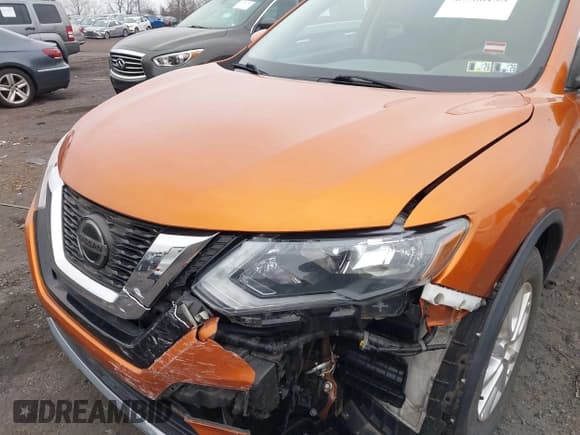 ✅ 2018 Nissan Rogue S • VIN: 5N1AT2MV7JC826966 • Lot: 43768193. Listed on IAAI with 51,059 mi. Free auction sales archive from the USA and detailed vehicle history report at DreamBid. Image 6.