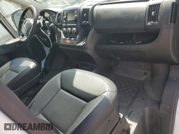 ✅ 2017 Ram ProMaster Cargo • VIN: 3C6TRVAG0HE525291 • Lot: 80079405. Wystawiony na Copart z przebiegiem 149 612 mil. Bezpłatny archiwum sprzedaży aukcyjnych z USA i szczegółowy raport historii pojazdu na DreamBid. Zdjęcie 8.