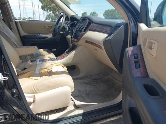 2002 Toyota Highlander с VIN JTEGD21A920035608, выставлен на аукционе IAAI как лот 42683218 с пробегом 67 063 миль миль и . История ставок и продаж доступна на DreamBid. Изображение 5.