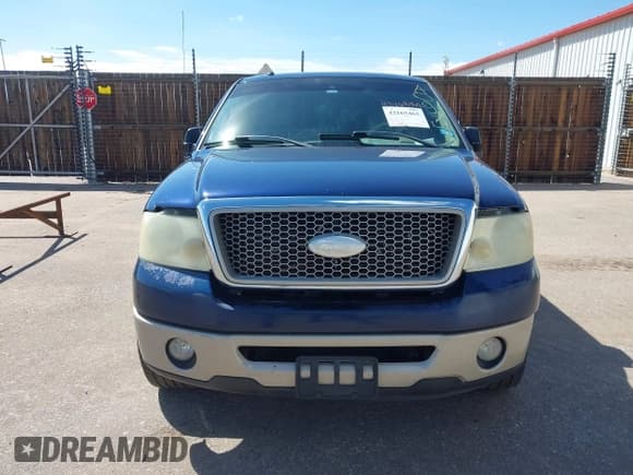 ✅ 2008 Ford F-150 XLT • VIN: 1FTPW12V68FA09743 • Lot: 42165462. Listed on IAAI with 230,003 mi. Free auction sales archive from the USA and detailed vehicle history report at DreamBid. Image 12.