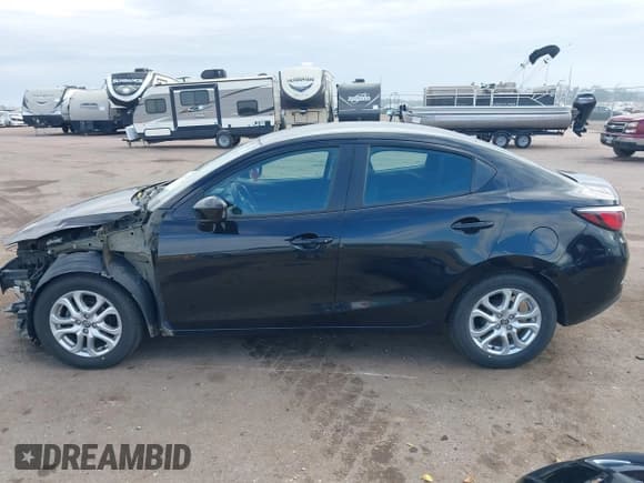 ✅ 2016 Scion iA • VIN: 3MYDLBZV2GY120886 • Lot: 43582142. Wystawiony na IAAI z przebiegiem 162 778 mil. Bezpłatny archiwum sprzedaży aukcyjnych z USA i szczegółowy raport historii pojazdu na DreamBid. Zdjęcie 15.