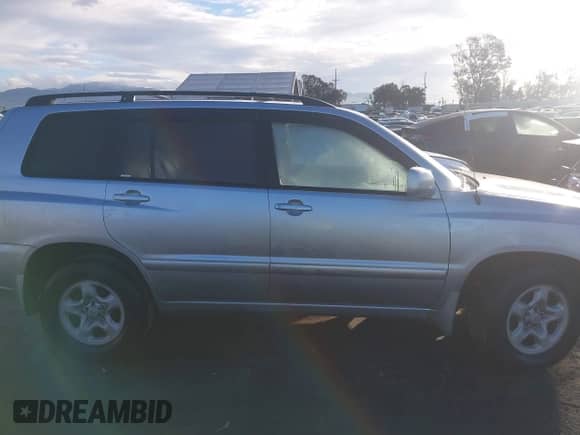 2002 Toyota Highlander с VIN JTEGD21A720041763, выставлен на аукционе IAAI как лот 41324491 с пробегом 126 905 миль миль и . История ставок и продаж доступна на DreamBid. Изображение 13.