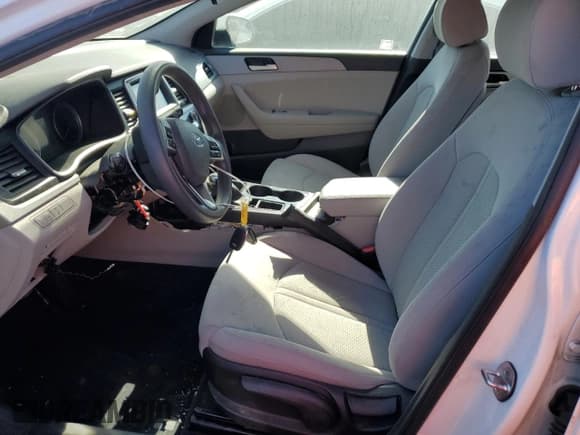 ✅ 2018 Hyundai Sonata SE • VIN: 5NPE24AF3JH700450 • Lot: 66043935. Wystawiony na Copart z przebiegiem Nie podano. Bezpłatny archiwum sprzedaży aukcyjnych z USA i szczegółowy raport historii pojazdu na DreamBid. Zdjęcie 7.