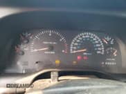 ✅ 2001 Dodge 2500 • VIN: 3B7KF23661G215740 • Lot: 70386685. Wystawiony na Copart z przebiegiem 264 543 mil. Bezpłatny archiwum sprzedaży aukcyjnych z USA i szczegółowy raport historii pojazdu na DreamBid. Zdjęcie 9.