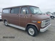 ✅ 1988 Chevrolet Chevy Van • VIN: 1GCEG25H4J7104141 • Лот: 43097646. Опубликован ранее на IAAI с пробегом 10 988 миль. Бесплатный доступ к архиву аукционных продаж из США и подробный отчёт об истории автомобиля на DreamBid. Изображение 1.